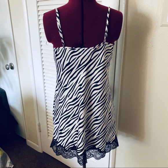 INC. Intl Concepts Zebra Stripe Chemise. XS. - Picture 2 of 6